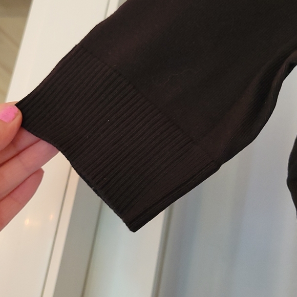 Sweet sweater - Picture 3 of 3